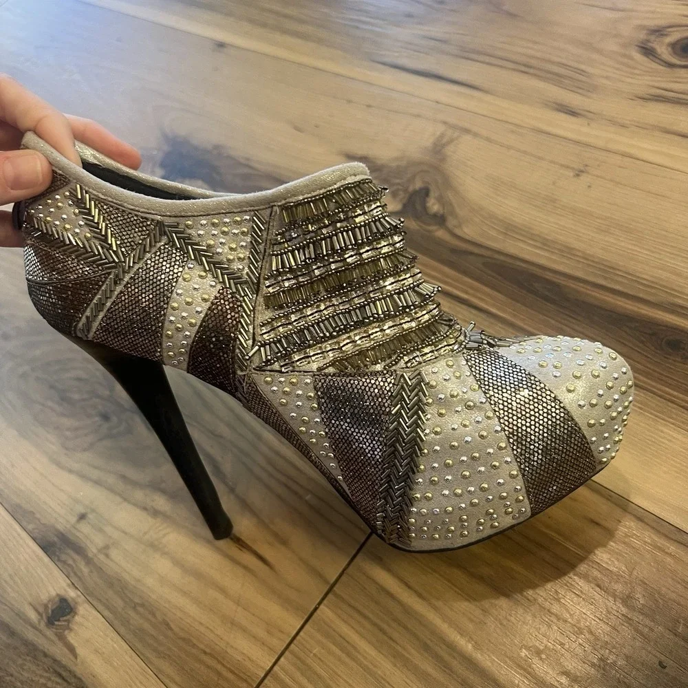 Boston Proper‎ Beaded Studded Ankle Booties Silver Heels 8 Read